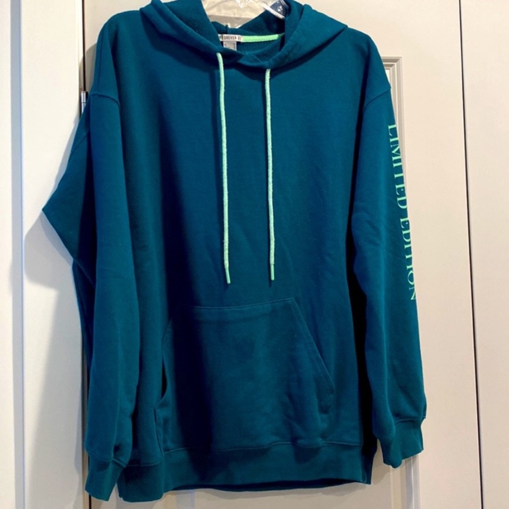 FOREVER 21 LIMITED EDITION TEAL MINT OVERSIZED HOODIE